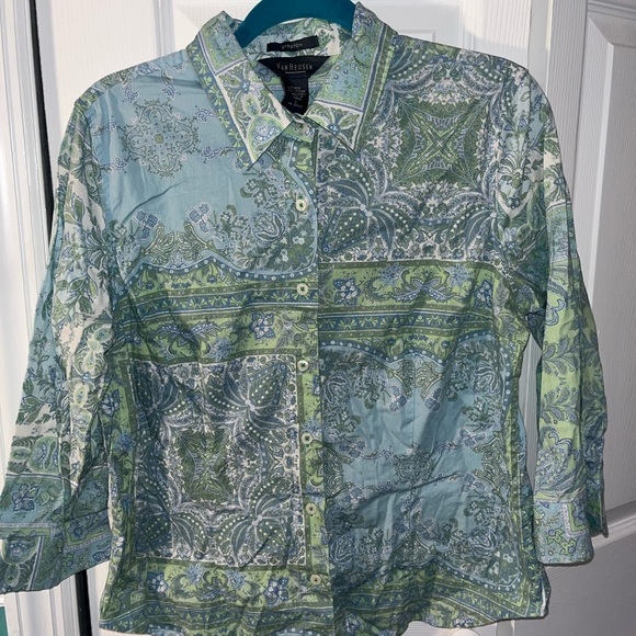 Van Heusen Women’s Large Green and Blue Paisley Button-Up Shirt - Picture 1 of 3